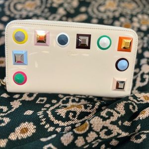 Original and used a couple of times. It’s like new and has no damage.